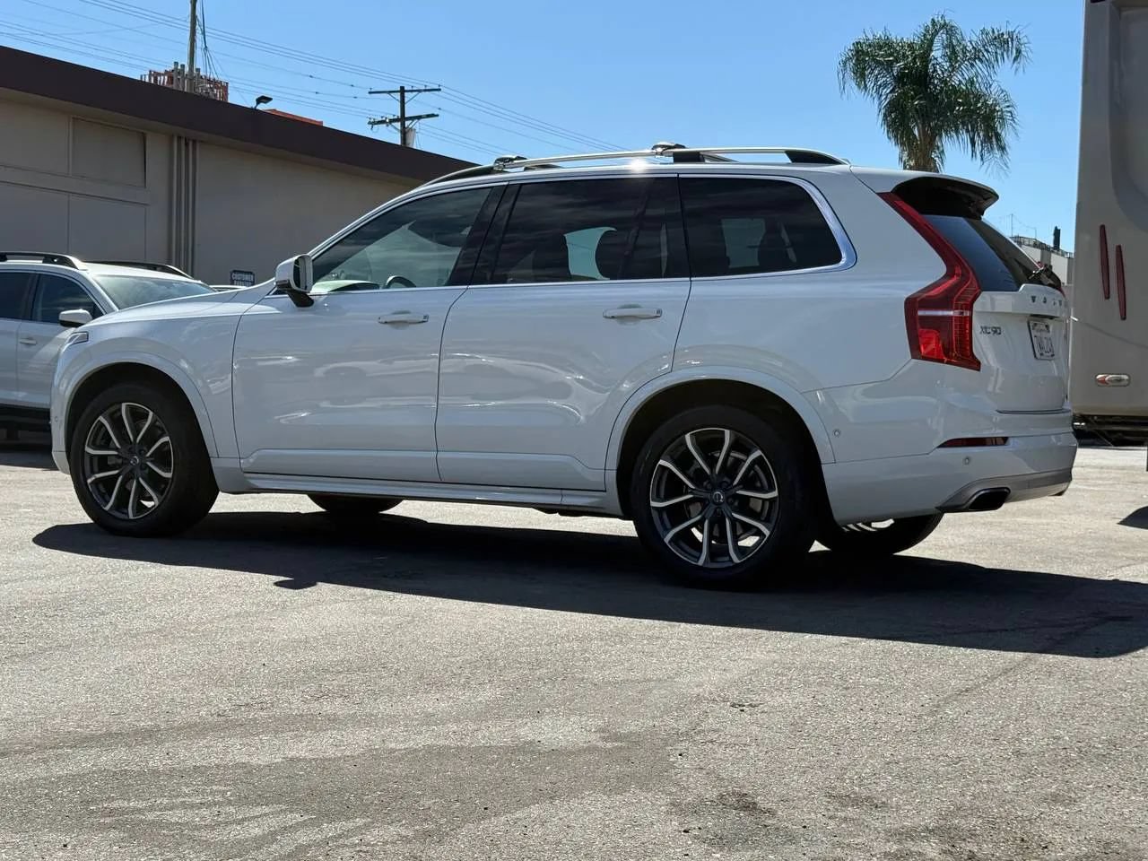 Used 2017 Volvo XC90 T6 Momentum w/ Vision Package AWD/4WD image 14