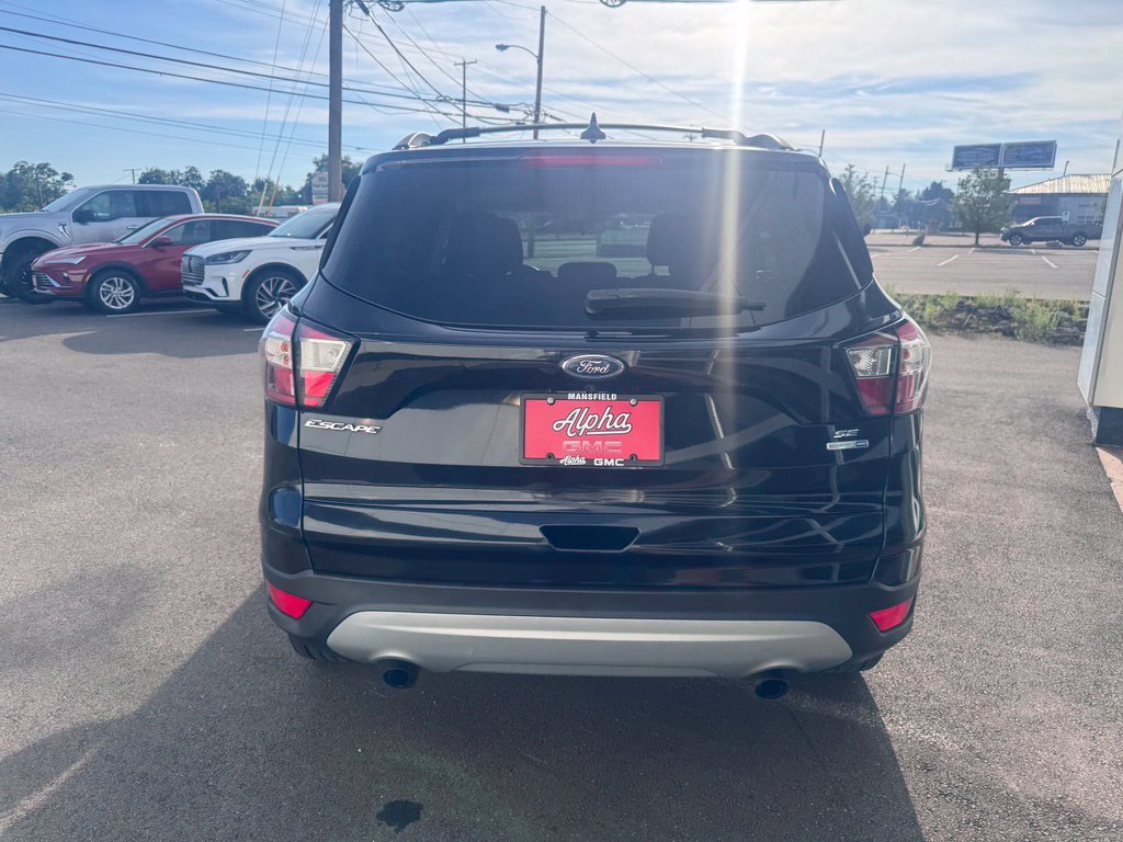 Used 2018 Ford Escape SE w/ SE Sync 3 Package AWD/4WD image 4