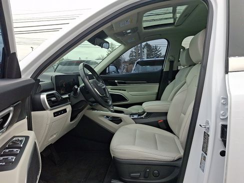 Used 2023 Kia Telluride S w/ S Sunroof Package image 12