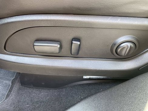 Used 2015 Toyota RAV4 Limited w/ Outdoor Package FWD image 27
