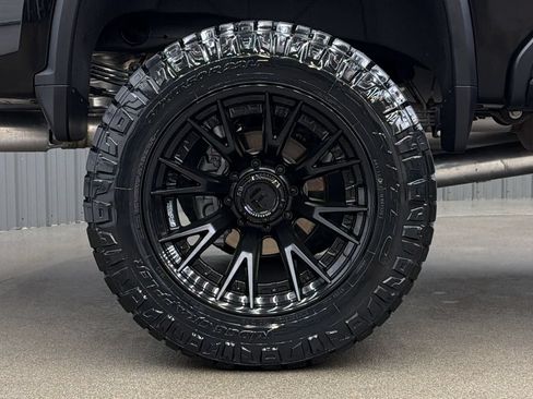 Used 2025 Chevrolet Silverado 2500 High Country w/ Midnight Edition AWD/4WD image 11