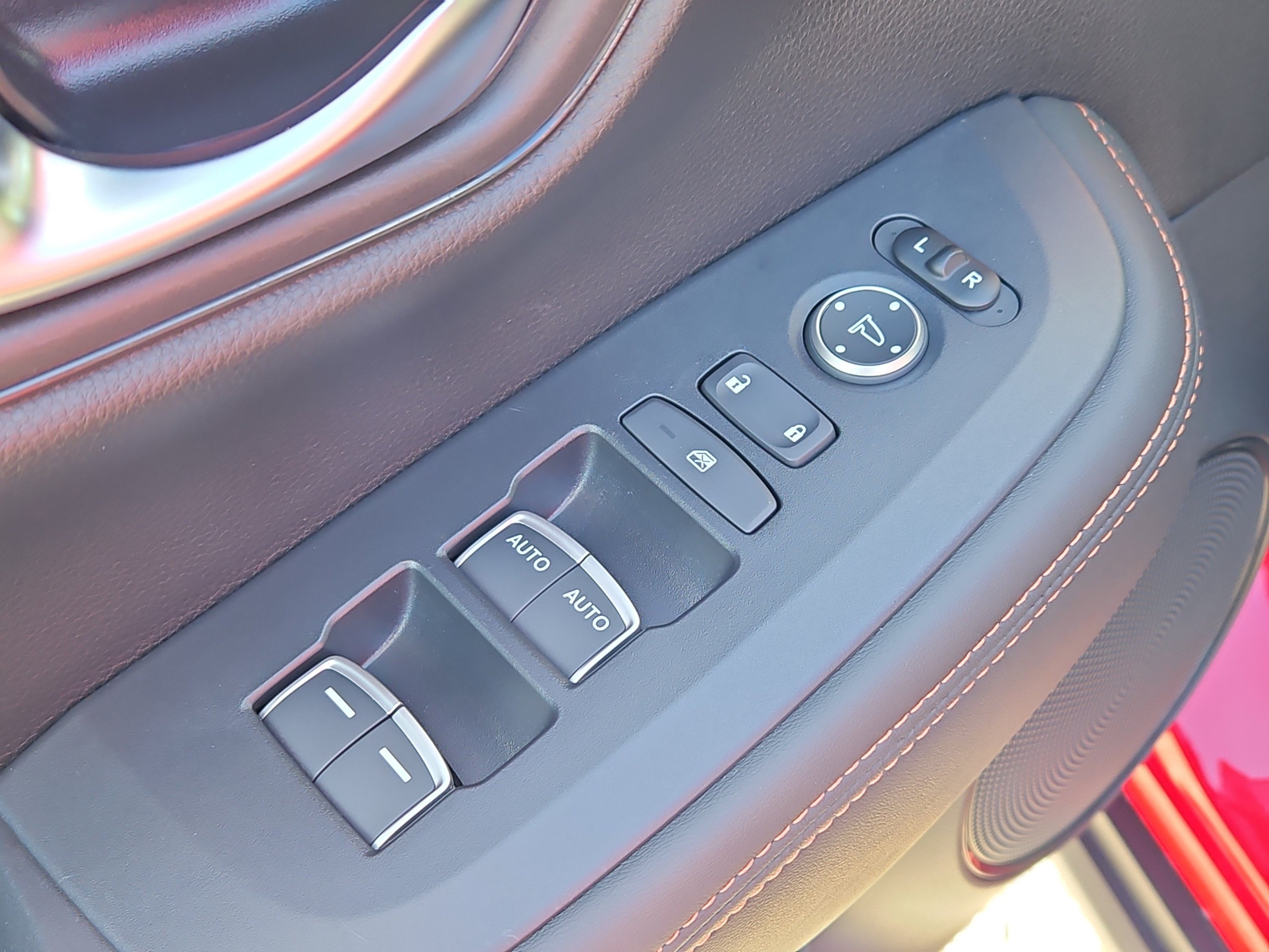 Certified 2025 Honda HR-V Sport image 16