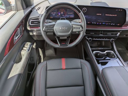 New 2026 Chevrolet Traverse RS FWD image 4