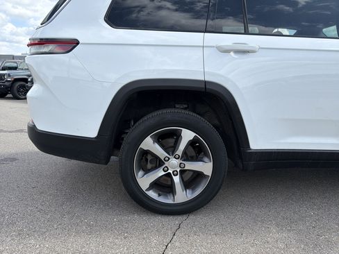 Used 2023 Jeep Grand Cherokee L Limited image 12