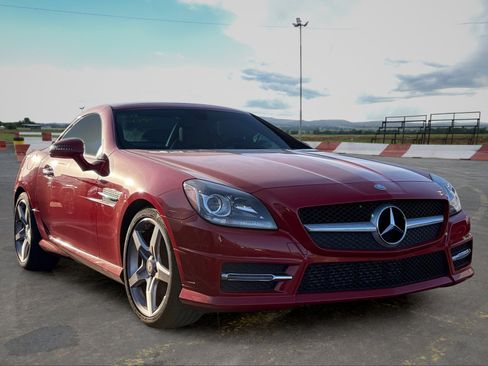 Used 2014 Mercedes-Benz SLK 250 image 2