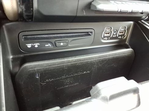 Used 2019 RAM 1500 Laramie image 34