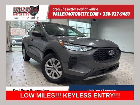 Used 2023 Ford Escape AWD image 1