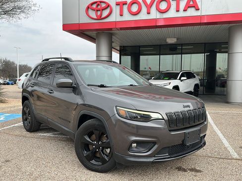 Used 2021 Jeep Cherokee Latitude Plus image 1