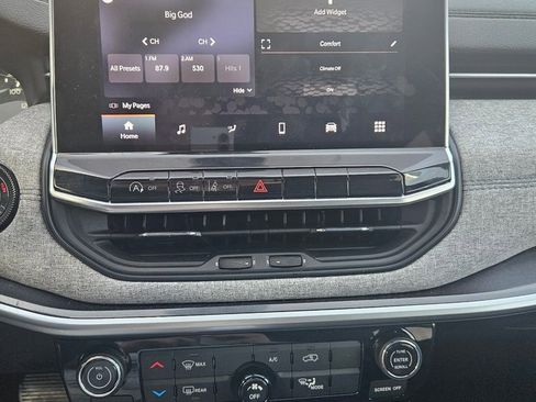 Used 2022 Jeep Compass Latitude image 12