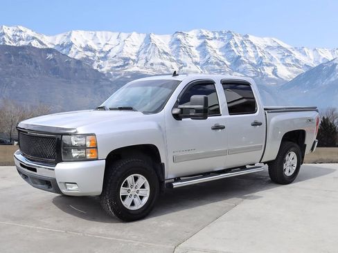 Used 2011 Chevrolet Silverado 1500 LT w/ All-Star Edition AWD/4WD image 2
