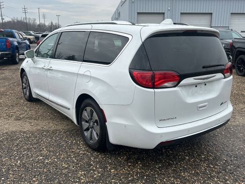 Used 2018 Chrysler Pacifica Limited w/ Advanced Safetytec Group image 4
