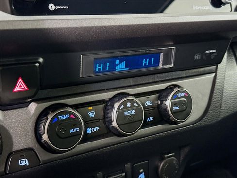 Used 2023 Toyota Tacoma TRD Sport image 15