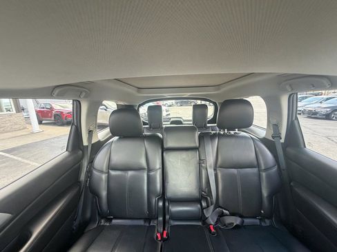 Used 2018 Nissan Pathfinder SL w/ SL Premium Package FWD image 30