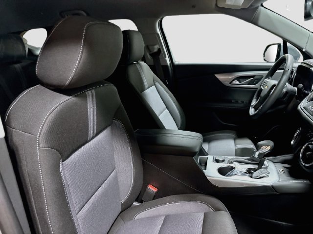 New 2026 Chevrolet Blazer LT w/ Convenience Package FWD image 24