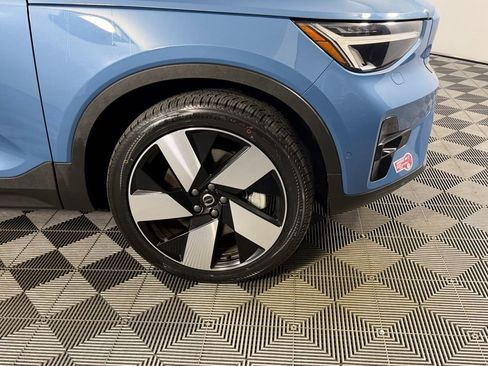 Used 2023 Volvo XC40 Recharge Plus image 11