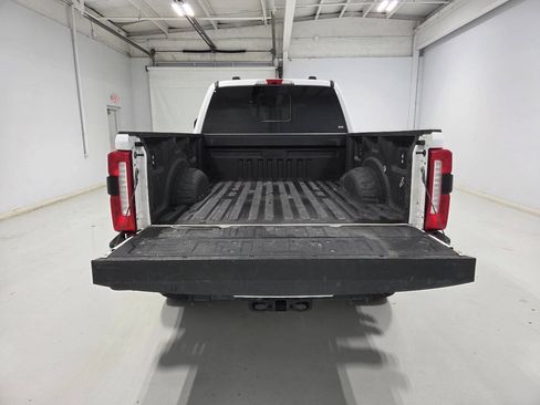 Used 2024 Ford F250 Lariat w/ FX4 Off-Road Package AWD/4WD image 9