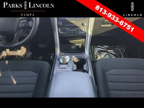 Used 2020 Ford Fusion SE image 12