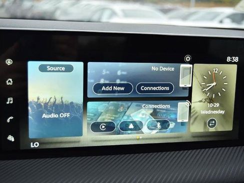 New 2025 Nissan Kicks SR image 16