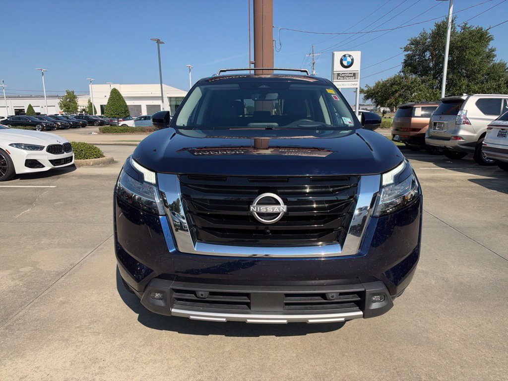 Used 2024 Nissan Pathfinder Platinum w/ Cargo Package FWD image 8