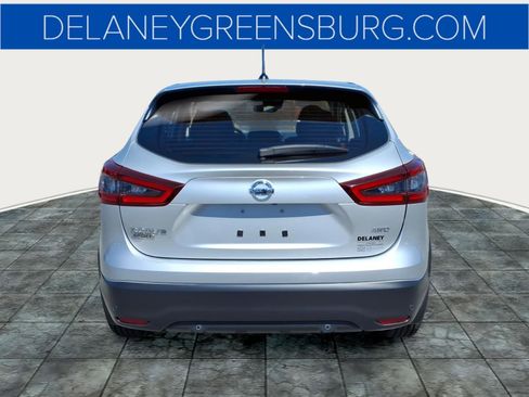 Used 2022 Nissan Rogue Sport S image 4