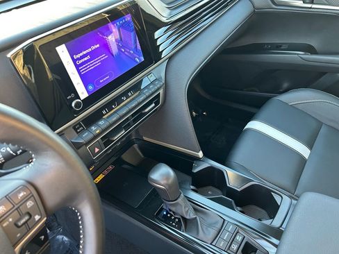 Used 2025 Toyota Camry SE image 20