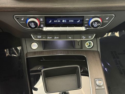 Used 2025 Audi Q5 2.0T Premium w/ Convenience Plus Package image 18