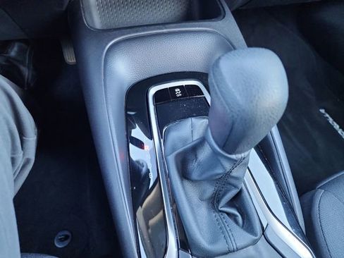 Used 2025 Toyota Corolla LE image 20