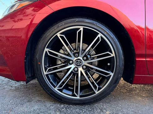 Used 2019 Toyota Avalon Touring FWD image 8