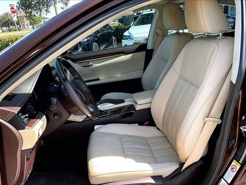 Used 2017 Lexus ES 350 w/ Luxury Package FWD image 8
