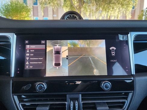 Used 2022 Porsche Macan image 47