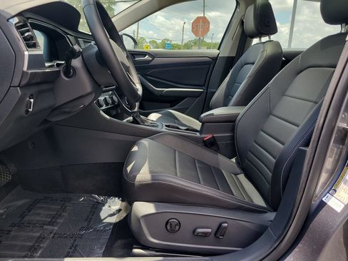 Used 2023 Volkswagen Jetta SE w/ Panoramic Sunroof Package FWD image 14