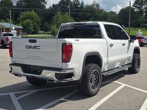 Used 2021 GMC Sierra 1500 SLT w/ SLT Premium Plus Package AWD/4WD image 5