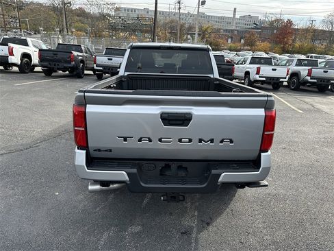New 2025 Toyota Tacoma TRD Sport image 4