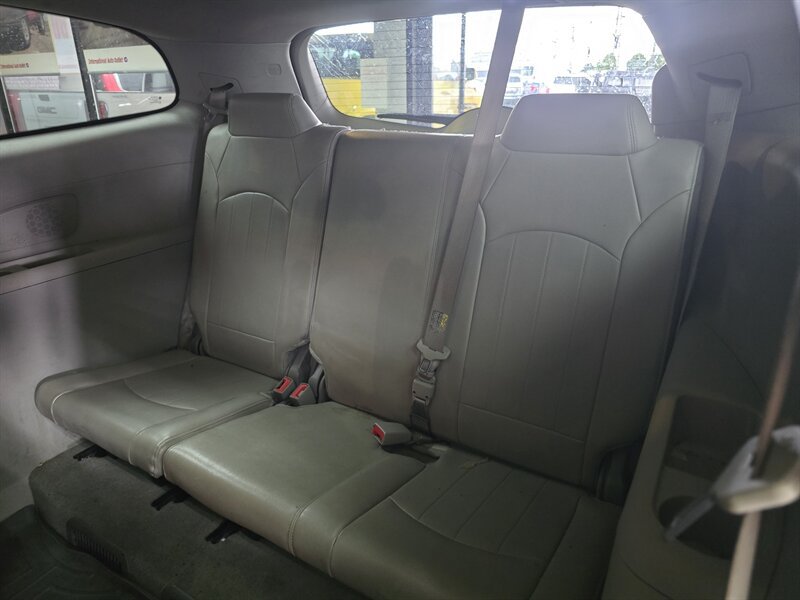 Used 2016 Buick Enclave Premium w/ Experience Buick Package FWD image 18