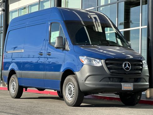 New 2025 Mercedes-Benz Sprinter 2500 image 9