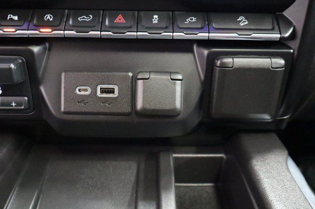Used 2021 GMC Sierra 1500 AT4 w/ AT4 Premium Package AWD/4WD image 47