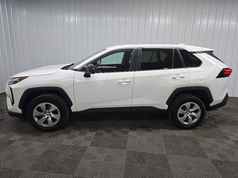 Used 2023 Toyota RAV4 LE AWD/4WD image 5