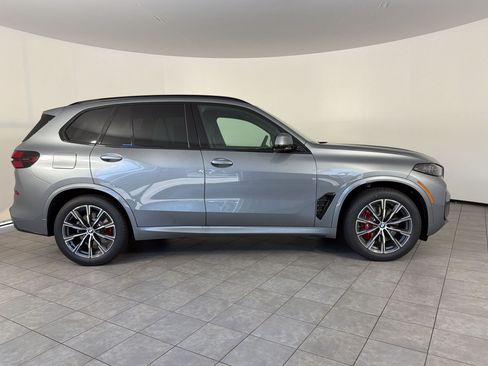 New 2026 BMW X5 xDrive40i w/ M Sport Package AWD/4WD image 8