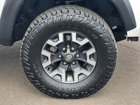 Certified 2023 Toyota Tacoma TRD Off-Road w/ Technology Package AWD/4WD image 8