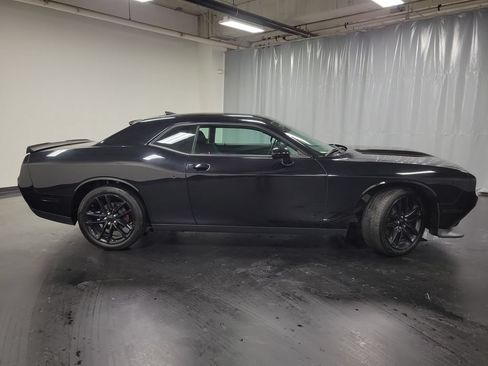 Used 2022 Dodge Challenger GT AWD/4WD image 9