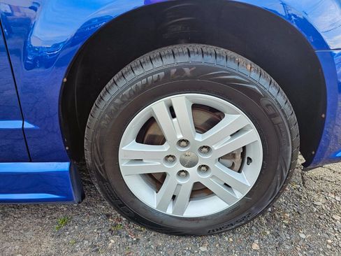 Used 2013 Dodge Grand Caravan Crew FWD image 11