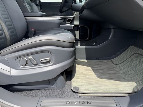 Used 2022 Rivian R1T Adventure AWD/4WD image 48