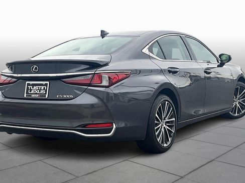 Used 2025 Lexus ES 300h w/ Premium Package image 13