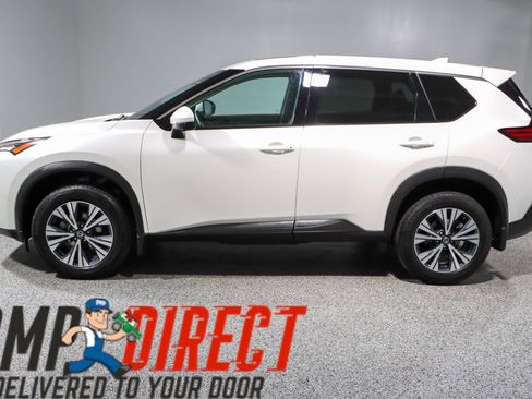 Used 2021 Nissan Rogue SV image 10