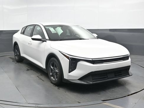 Used 2025 Kia K4 FWD image 6