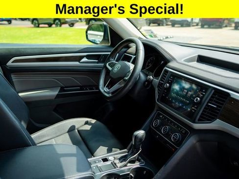 Used 2021 Volkswagen Atlas SE w/ Towing Package image 17