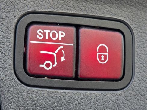 Used 2020 Mercedes-Benz GLE 350 4MATIC w/ Premium Package image 19