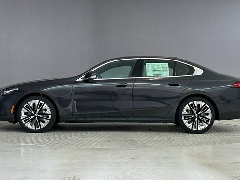 New 2026 BMW 530i image 2