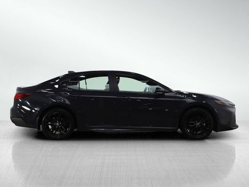 Used 2025 Toyota Camry SE image 6