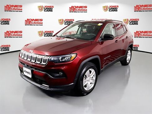 Used 2022 Jeep Compass Latitude image 13